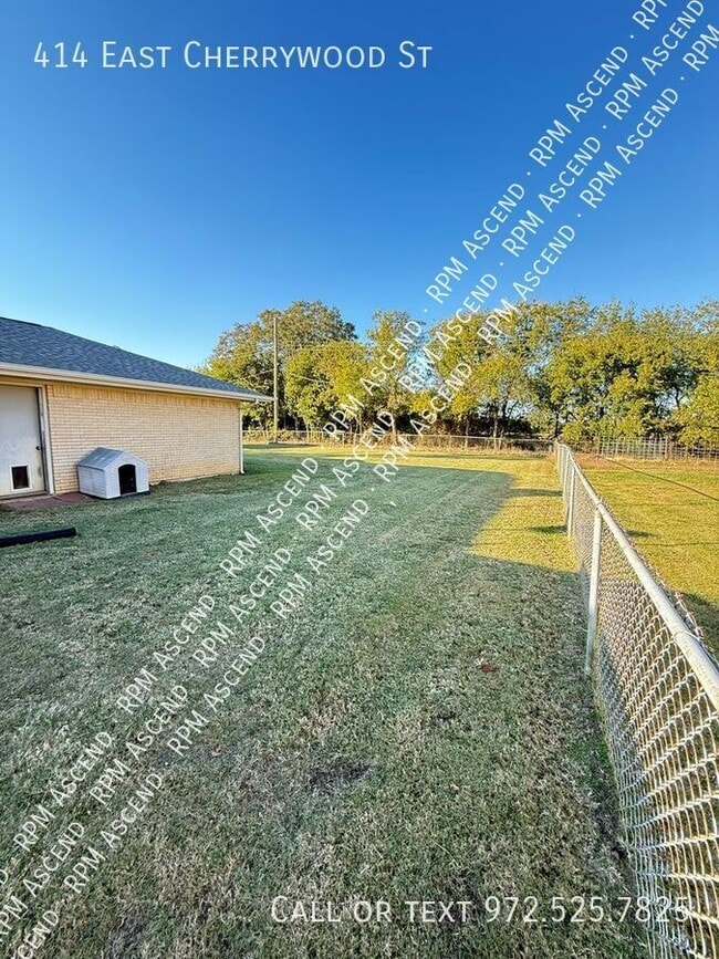 Building Photo - 414 E Cherry Wood Ln