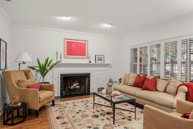 Building Photo - 1222 Lancaster Dr