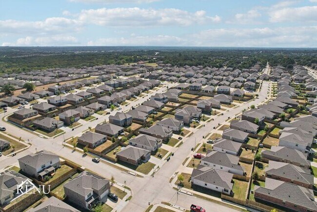 Building Photo - 300 Ridgeland Oak Dr