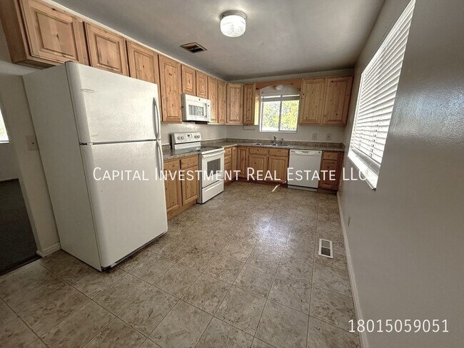 Building Photo - 1126 Crandall Ave S