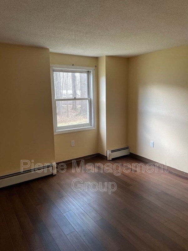 Building Photo - 37 Alice Dr