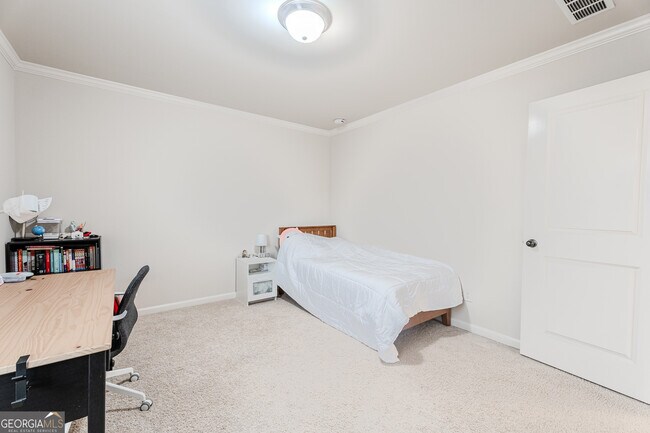 Building Photo - 801 Village Field Ct NW