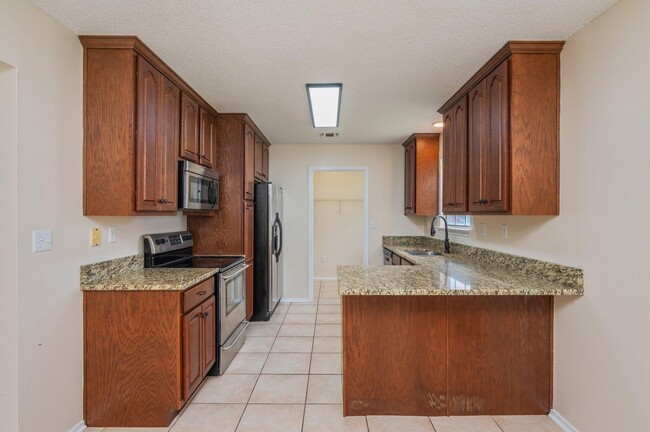 Building Photo - 3009 La Salle Ct