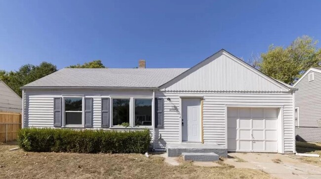 Primary Photo - Spacious Single Family Home in South Wichita