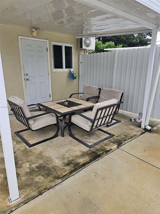 Building Photo - 23 Miami Gardens Rd