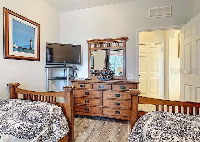 Building Photo - 4862 Cayview Ave