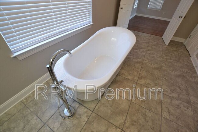 Building Photo - 5296 Myrtle Hill Ave