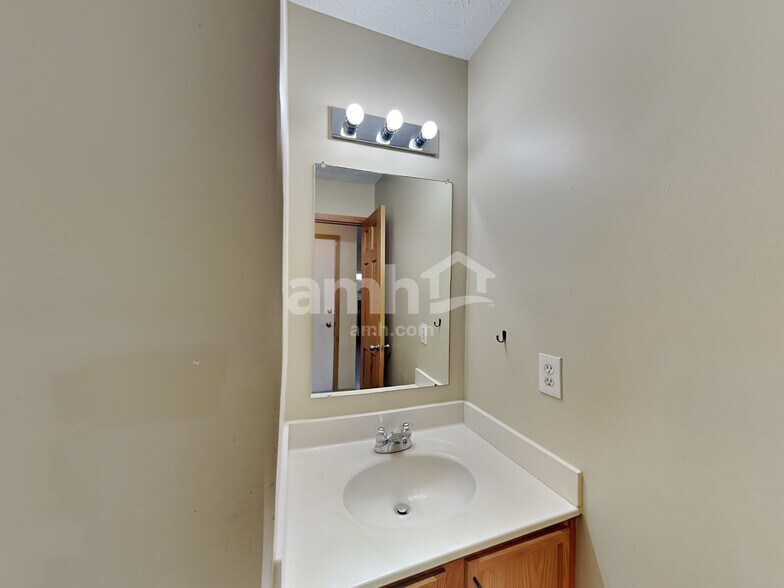 Building Photo - 293 Iris Trail Dr