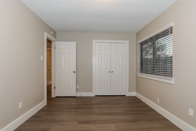 Building Photo - 15518 4 Leaf Dr