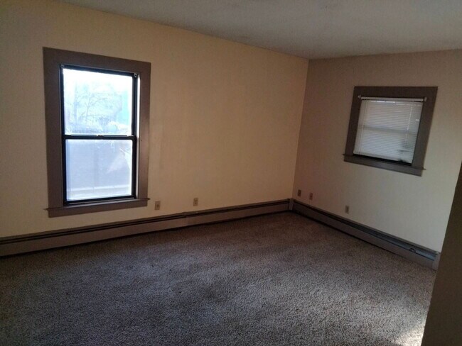 Building Photo - 54 Alden St