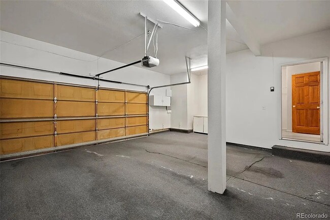 Building Photo - 9804 Grove St