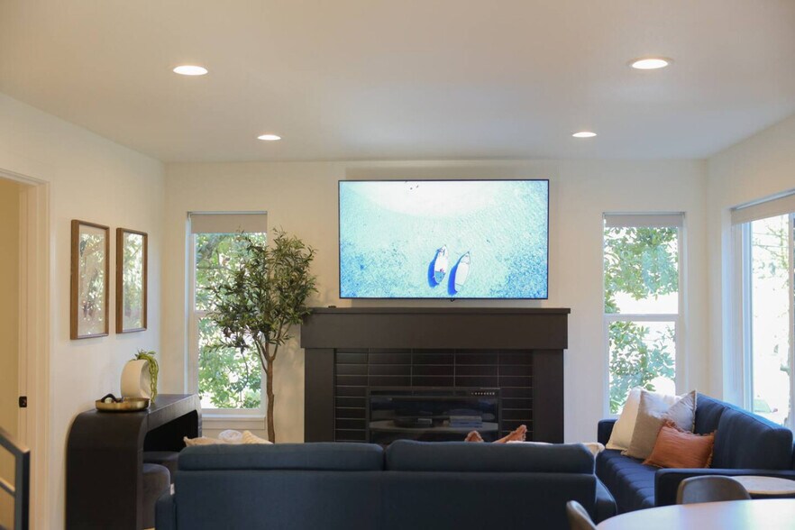 Building Photo - 3922 I St