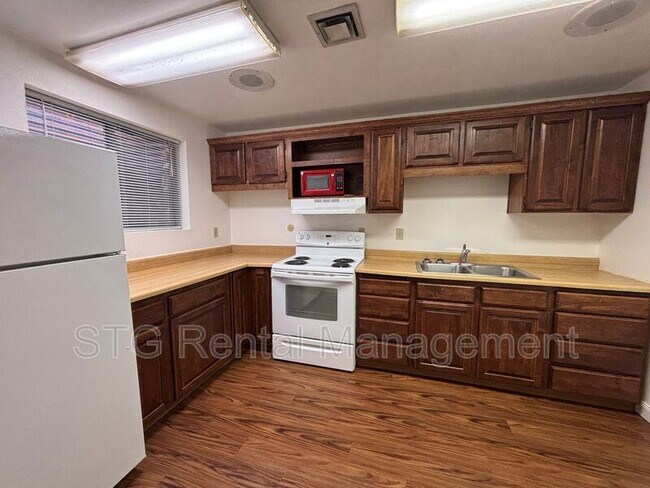 Building Photo - 145 E 500 S