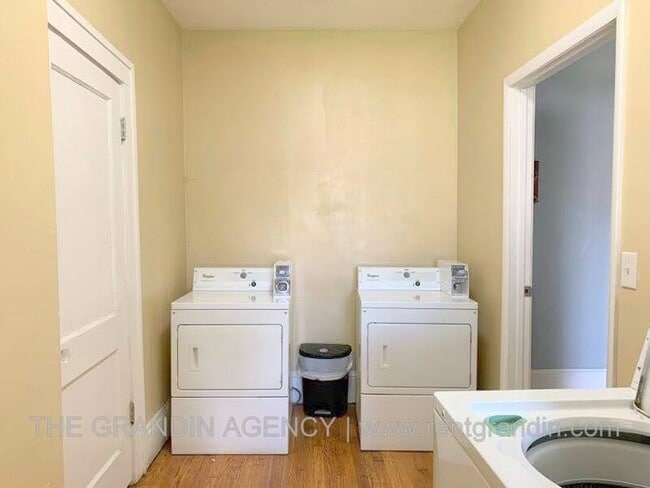 Building Photo - 1306 Patterson Ave SW