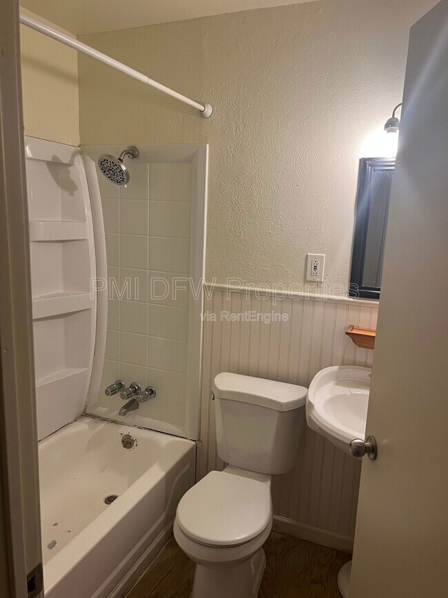Building Photo - 1664 Fagan Dr
