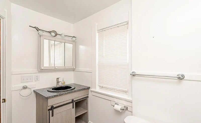 Building Photo - 1019 Radcliffe Dr