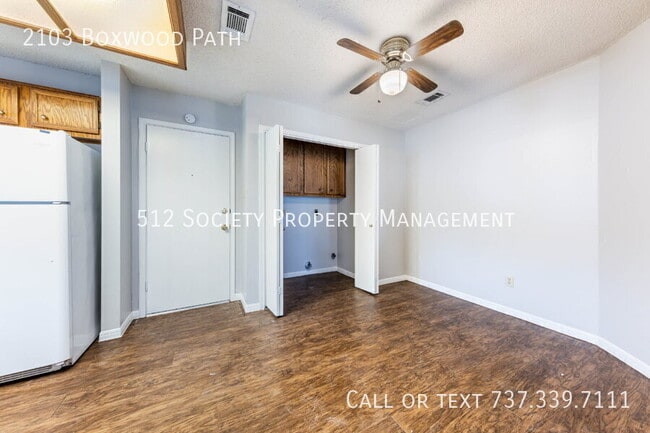 Building Photo - 2103 Boxwood Path