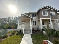 Building Photo - 3501 Sussex Dr