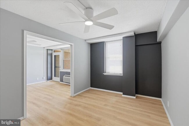 Building Photo - 2030 N Adams St