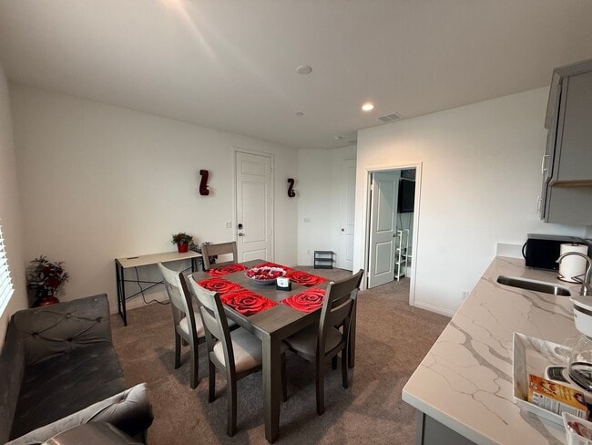 Building Photo - 1 bed 1 bath Casita in Winchester