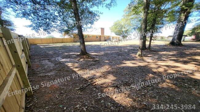Building Photo - 2500 Neal Metcalf Rd
