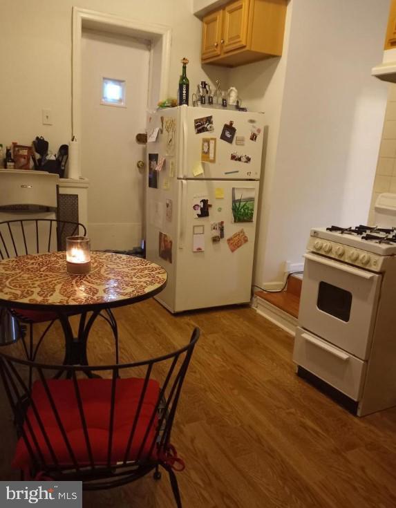 Building Photo - 3711 Lancaster Ave