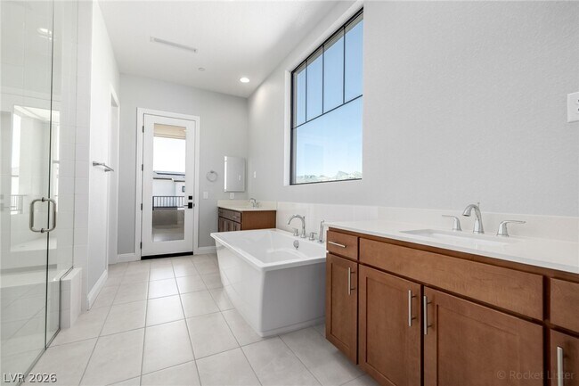 Building Photo - 980 Natural Harmony St