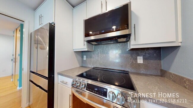 Building Photo - 8740 Tuscany Ave