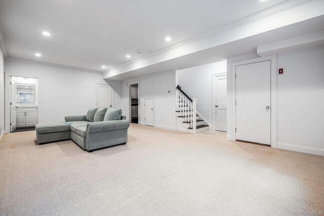 Building Photo - 63 Grapal St