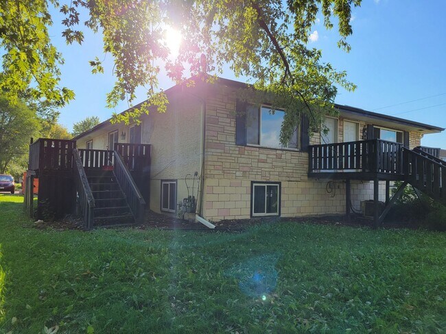 Primary Photo - 842 3rd St