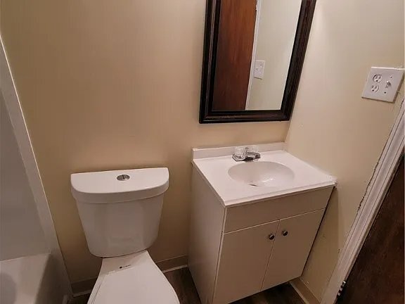 Building Photo - 1936 Litchfield Ave