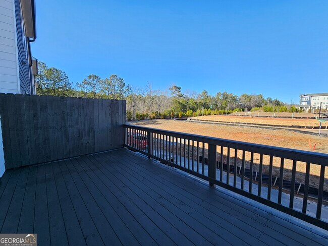 Building Photo - 4 Silver Ln