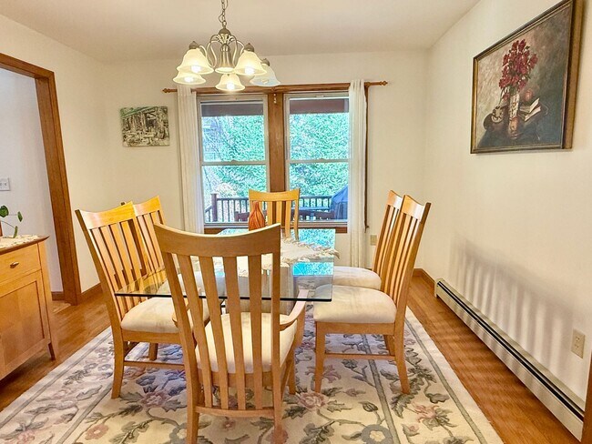 Building Photo - Meticulously Maintained 3BD/2.5BA Home in Quiet Westbrook Neighborhood!