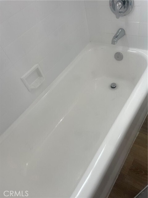 Building Photo - 1526 W 101st St