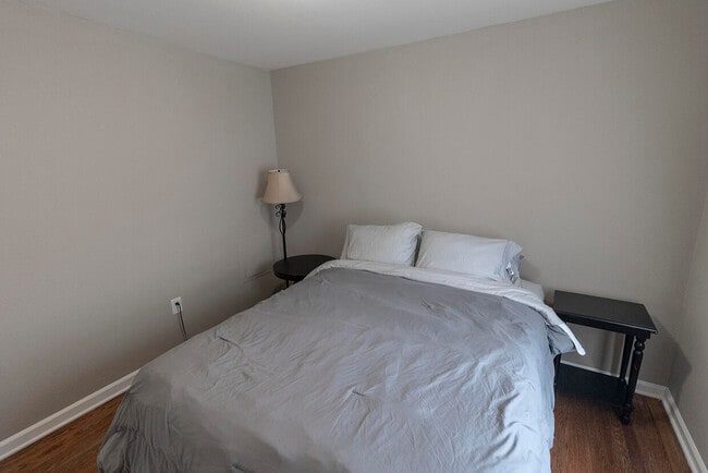 Building Photo - 103 N Garth Ave