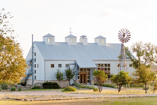 Building Photo - Luxurious 4 BR / 2 BA with THREE-CAR GARAGE - 2314 SF - Harmony Hills, Fredericksburg!
