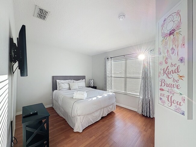 Building Photo - 217 Sevilla Ave