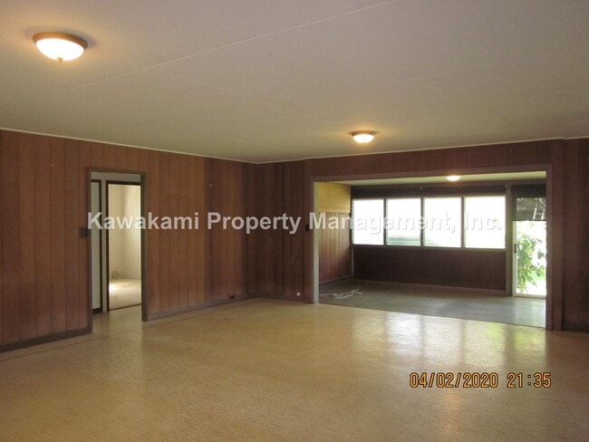 Building Photo - REDUCED rent until August 31!  Spacious, Single-Level Home on Large Lot in Desirable Niu Valley