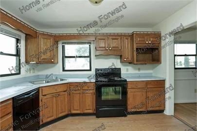 Building Photo - 353 Boiling Springs Dr