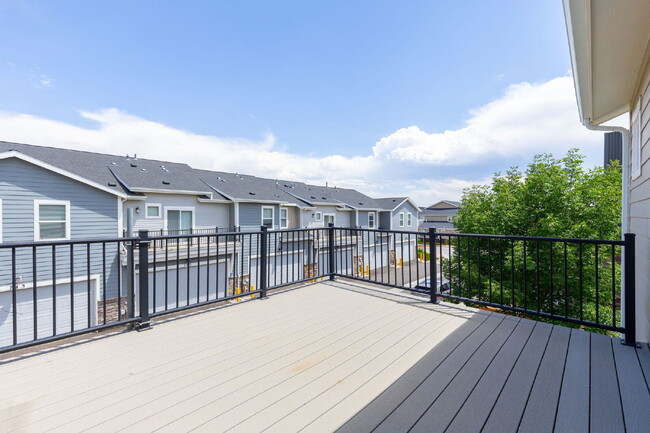 Building Photo - 6bd/4.5 bath home in Southwest Longmont!
