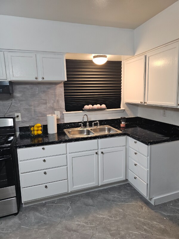 Building Photo - 4011 Happy Canyon Dr