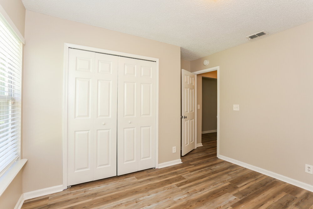 Building Photo - 2231 Luana Dr E