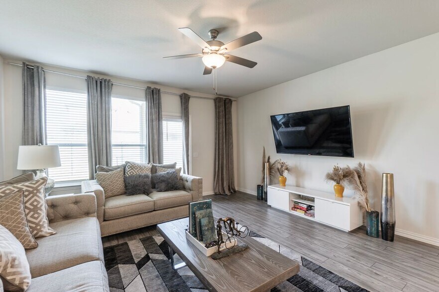 Building Photo - 2424 Coyote Way