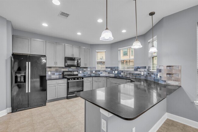 Building Photo - 2707 Volute