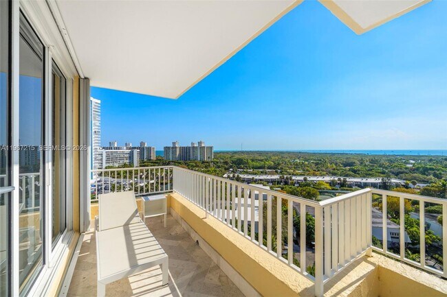 Building Photo - 789 Crandon Blvd