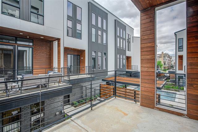 Building Photo - 2180 Bennett Ave