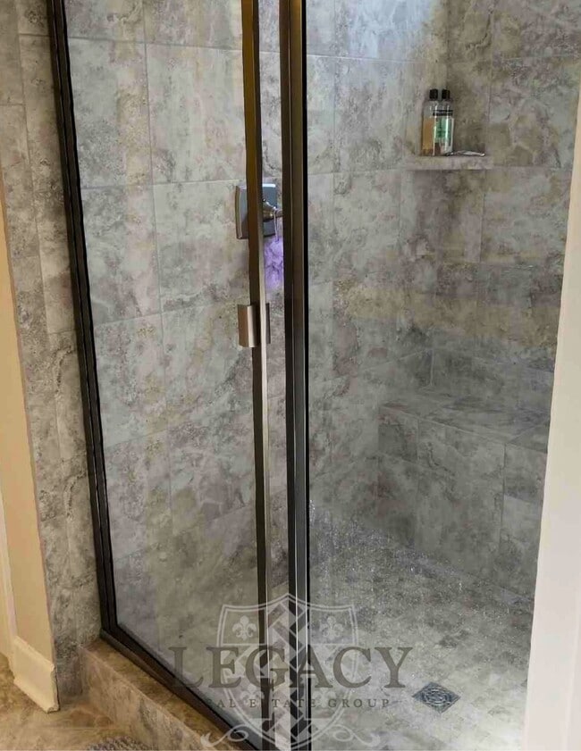 Building Photo - 708 Goswell Dr