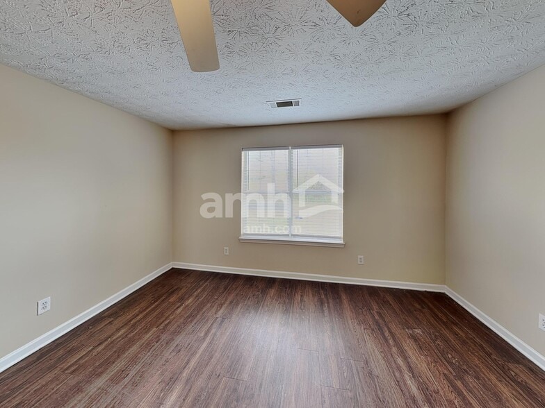 Building Photo - 186 Dean Way