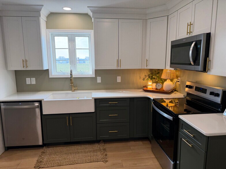 Building Photo - 10 Georgie Ln