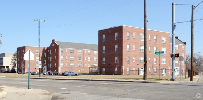 Primary Photo - Constitution Gardens Apartments